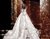 Elegant kvinde i hvid kjole