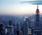 Červenej farby Empire State Building NYC Morning