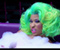Nicki Minaj so zeleným bláznivý vlasy