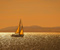 Varkë mbi det dhe Sunset