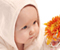 Turuncu Çiçek ile Bebek