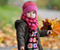 Cute Baby dalam Autumn dengan Pinkies